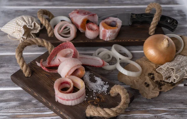 Tiefkühlfisch Scheiben Geschnitten Selektiver Fokus Roher Gefrorener Fisch Späne Geschnitten Stockfoto