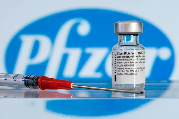 Montreal Березня 2021 Vial Pfizer Biontech Covid Vaccine Logo — стокове фото