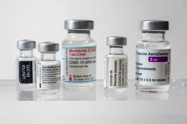 Montréal Mai 2021 Flacons Vaccins Astrazeneca Pfizer Biontech Janssen Moderna — Photo