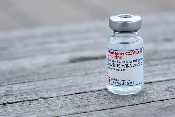 몬트리올 2021 Vial Moderna Covid Vaccine — 스톡 사진