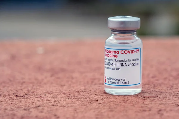 몬트리올 2021 Vial Moderna Covid Vaccine — 스톡 사진