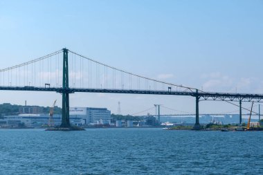 Halifax, Kanada - 10 Ağustos 2021: Macdonald Köprüsü