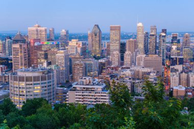 Montreal, Kanada - 3 Haziran 2024: Montreal Yazın Kondiaronk Belvedere 'den Skyline