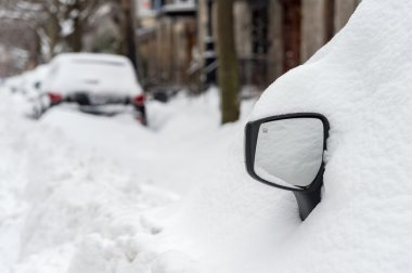 Montreal, Kanada mevsimin ilk kar fırtınası hits.