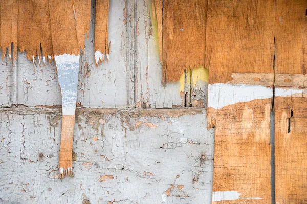 Vecchia parete di legno sporca, naturale e dipinta di bianco . — Foto Stock