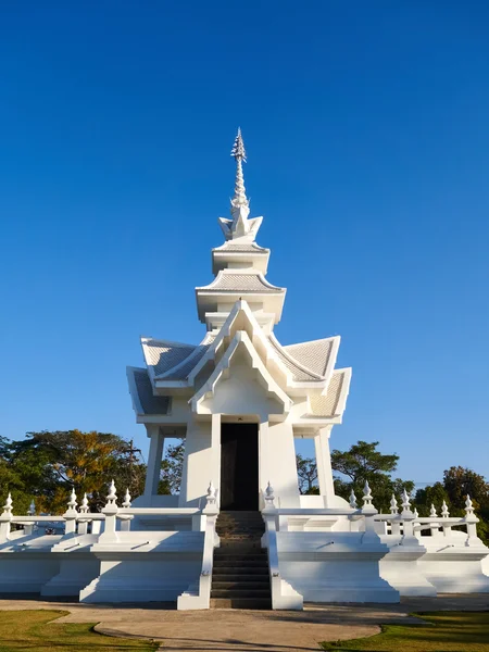 Wat Rong Khun, vita templet arkitektur i Thailand Royaltyfria Stockbilder