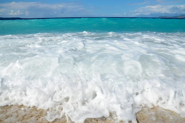 Морські Хвилі Піна Піщаному Пляжі — стокове фото