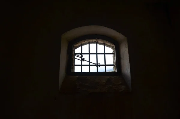 Eski Binada Izgaralı Pencere Telifsiz Stok Imajlar