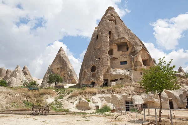 Kaya oluşumu. Ev mağara Stok Resim