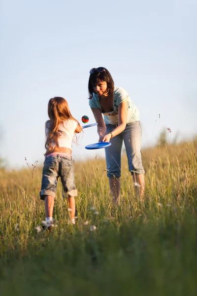 Teaching to play tennis — Stock Photo, Image