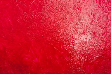 Kırmızı fırça deseni soyut arkaplan, spot ışıklarıyla soyut kırmızı arkaplan, kırmızı boya yüzeyinin yansıması