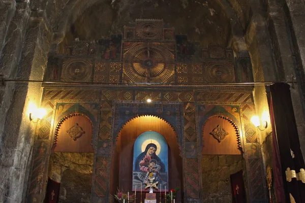 Wnętrze Klasztoru Sevanavank Ormiański Stary Klasztor Położony Nad Brzegiem Jeziora — Zdjęcie stockowe