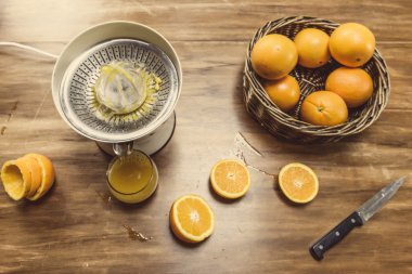 Taze sıkılmış portakal suyu.