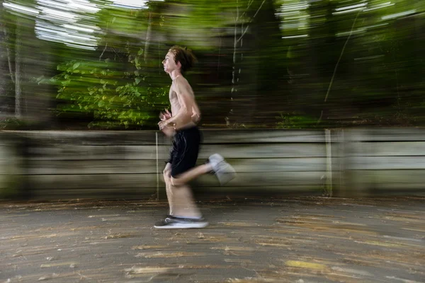 Runner in the park — Stock Photo, Image