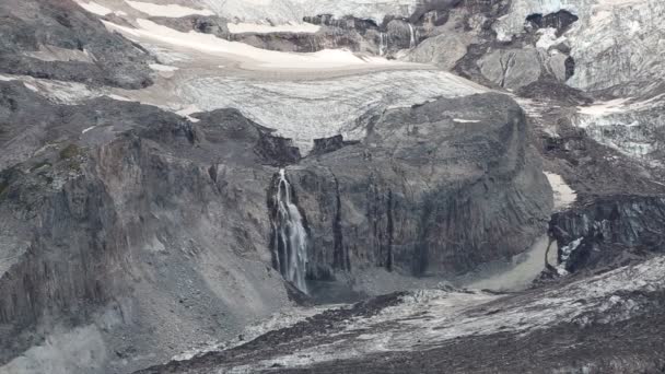 Wasserfälle von Gletschern — Stockvideo