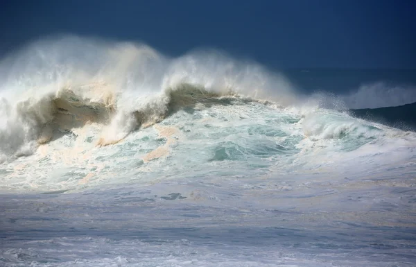 Штормовая волна - Тихий океан — стоковое фото