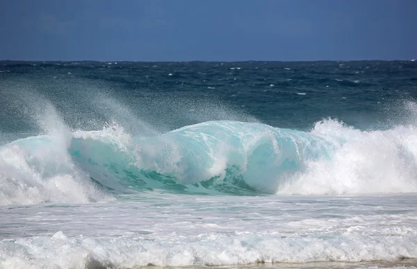 Бирюзовая волна - Гавайи — стоковое фото