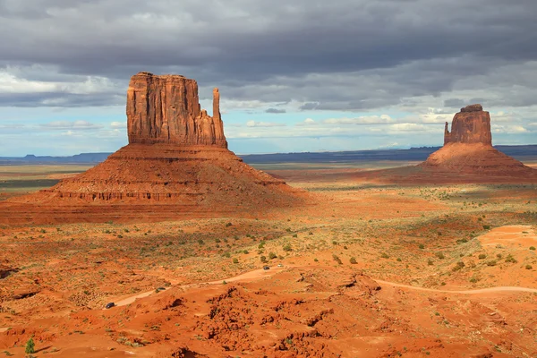 West y East Mitten Butte —  Fotos de Stock