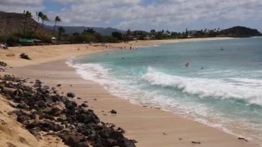 Makaha plaj tatiller