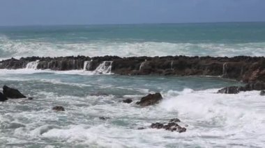 Kayalık sahil - Hawaii