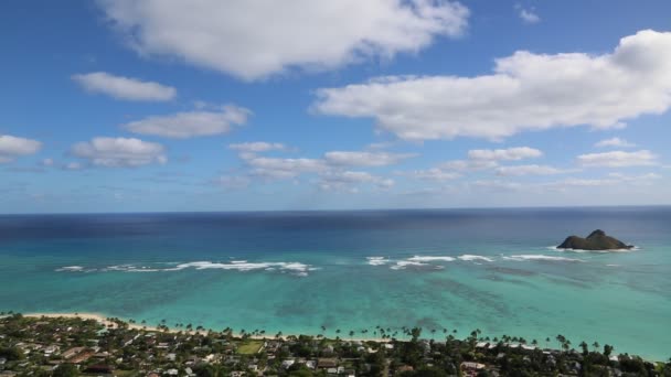 Cielo, océano y playa — Vídeo de stock
