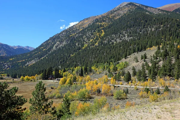 State Road Twin Lakes Klippiga Bergen Colorado — Stockfoto