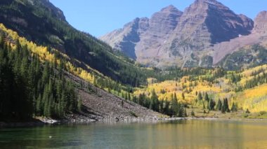Maroon Gölü manzarası - Kestane Çanları, Colorado