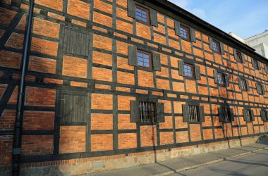 Old Harbor Granary 'nin yarı keresteli yapımı - Bydgoszcz, Polonya