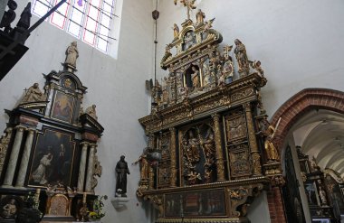 Yan sunak - Polonya 'daki Gdansk Oliwa Katedrali