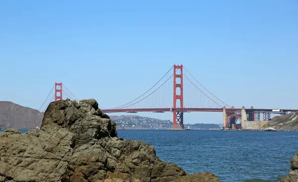 Golden Gate Bridge Hinter Fels San Francisco Kalifornien — Stockfoto