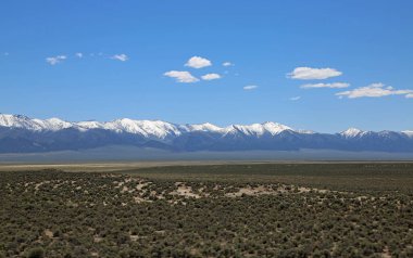 Toiyabe Range ile Panorama - Amerika 'nın en ıssız yolu, Nevada