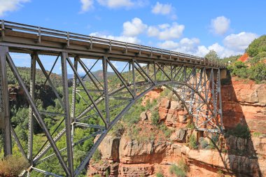 midgley Köprüsü'nün kuzey tarafında