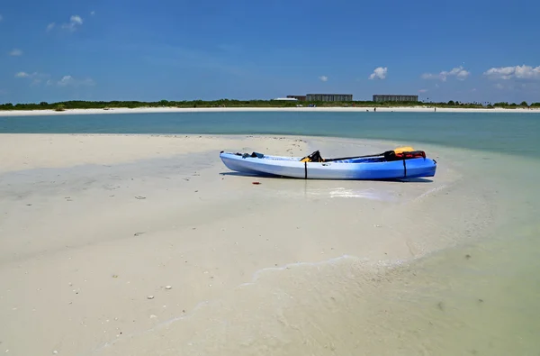 Kajak am Strand — Stockfoto