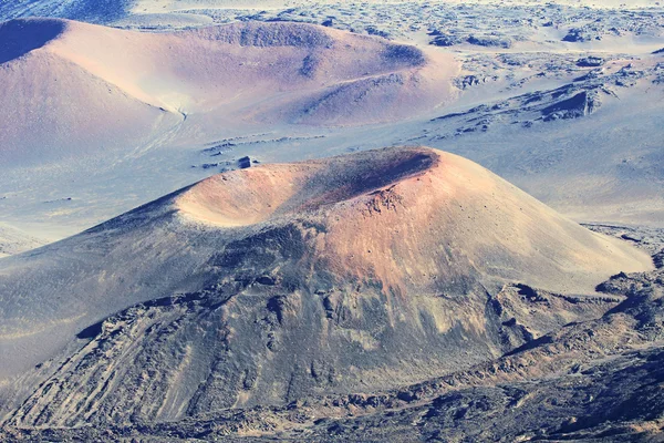 Uitgehold Kama'Oli' ik krater — Stockfoto