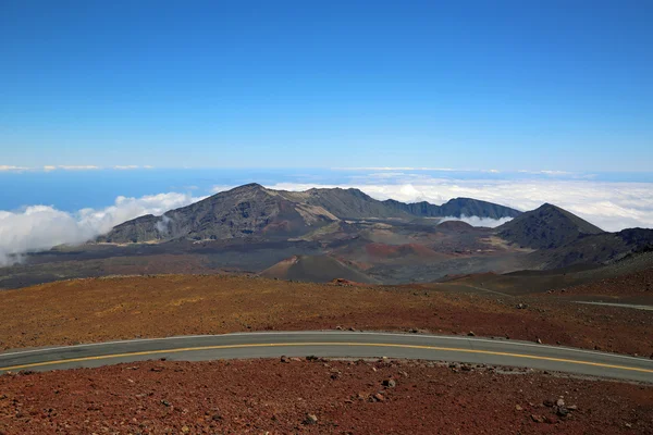 Haleakala 분화구를 통해도 — 스톡 사진