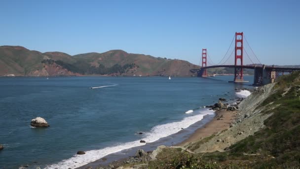 Stretto di Golden Gate e Golden Gate Bridge — Video Stock