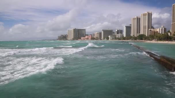 Breakwater on Waikiki — Stock Video