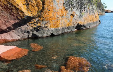 Kayalıklar ve su - Black Beach, Minnesota