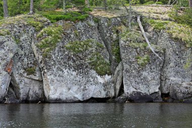 Yağmurlu Göl 'ün Eroded Uçurumu - Voyageurs Ulusal Parkı, Minnesota