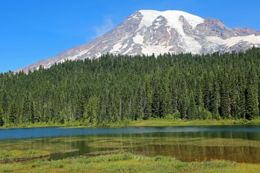 Yansıma göl ve Mount Rainier