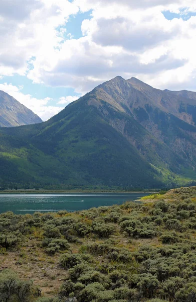 Sahne Rinker Tepesi dikey - İkiz Göller, Colorado