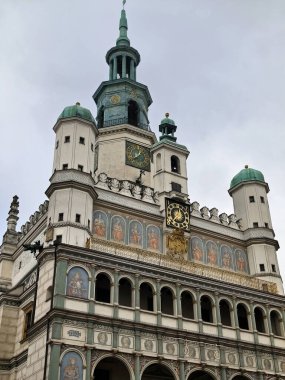 Belediye binasının Rönesans cephesi - Poznan, Polonya