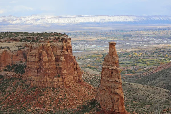 Independence Monument over Grand Junction — Stock Photo, Image