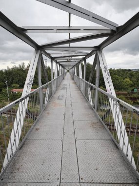 Eski tarihi tren istasyonu köprüsü