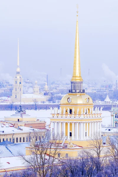 Turmspitze der Admiralität in St. Petersburg, Russland — Stockfoto