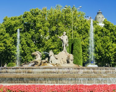 Madrid'da Neptün Çeşmesi