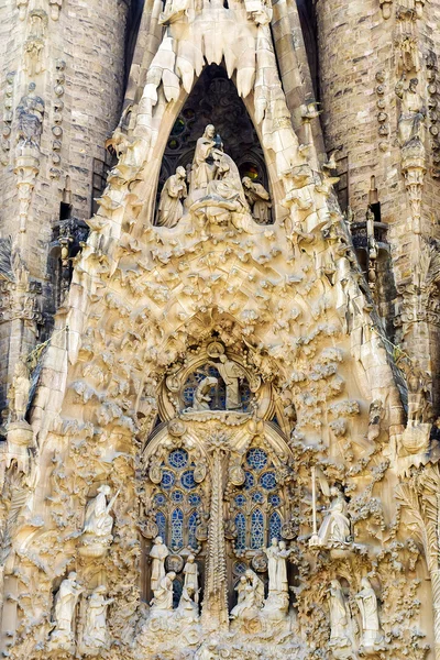 БАРСЕЛОНА, ИСПАНИЯ - 15 СЕНТЯБРЯ: Sagrada Familia detail of archi — стоковое фото