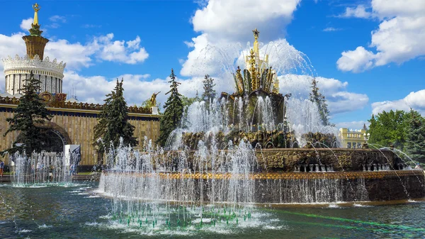 Fuente flor de piedra en Moscú, Rusia — Foto de Stock