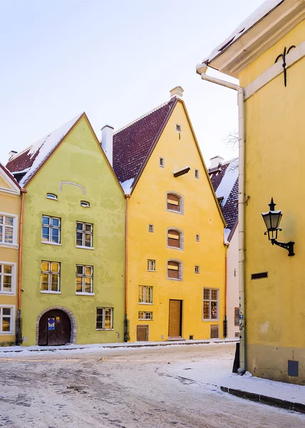 Kışın eski Tallinn sokaklarında — Stok fotoğraf