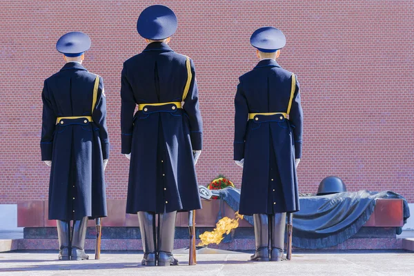 仪仗队在莫斯科的无名战士墓 — 图库照片